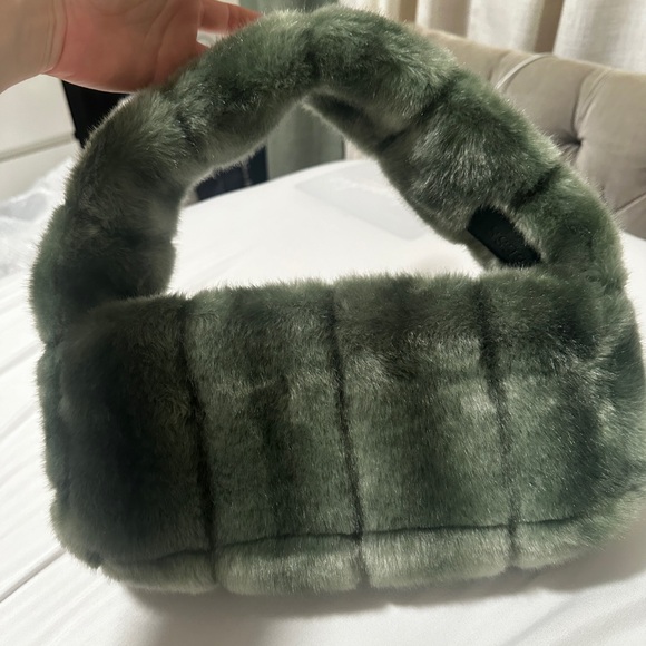 Marei 1998 pampas green faux fur handbag - Picture 2 of 11